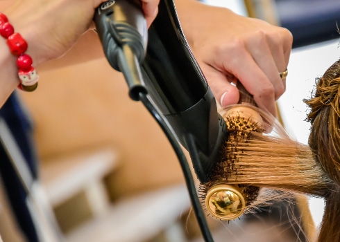 ein neuer Haarschnitt, der zu Ihnen und Ihrer Persönlichkeit passt